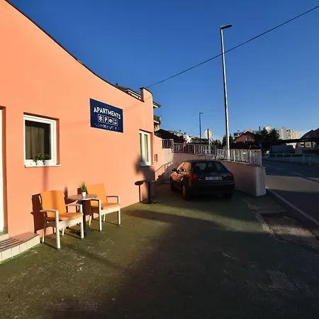 아파트 Atm 시베니크