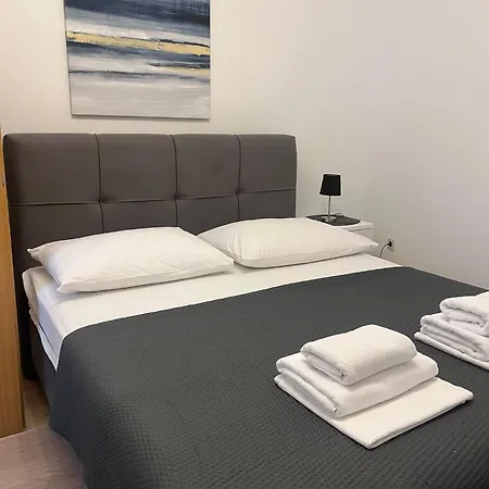Atm Apartment *